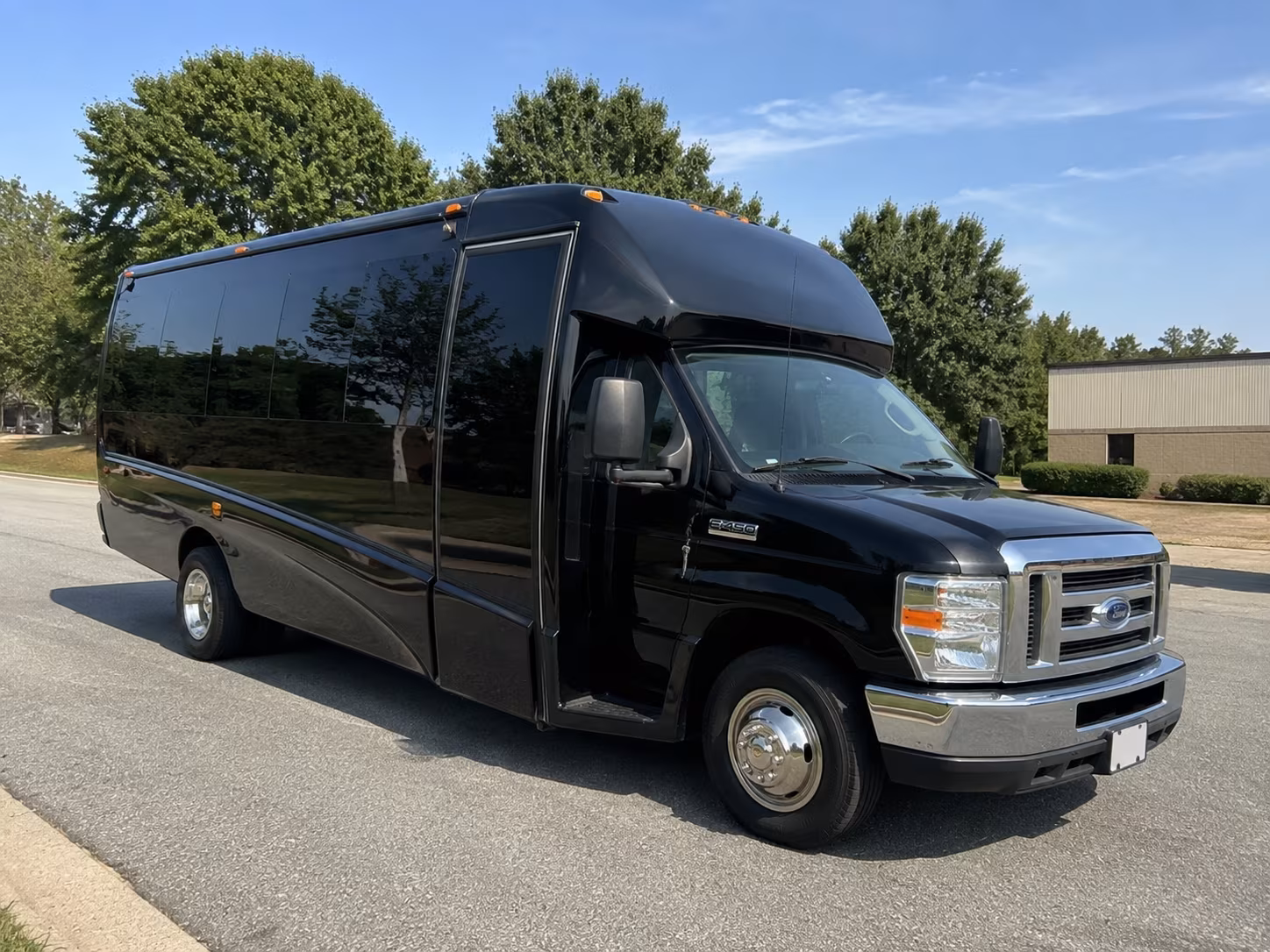 bus rentals for corporate airport transfers to bradley international