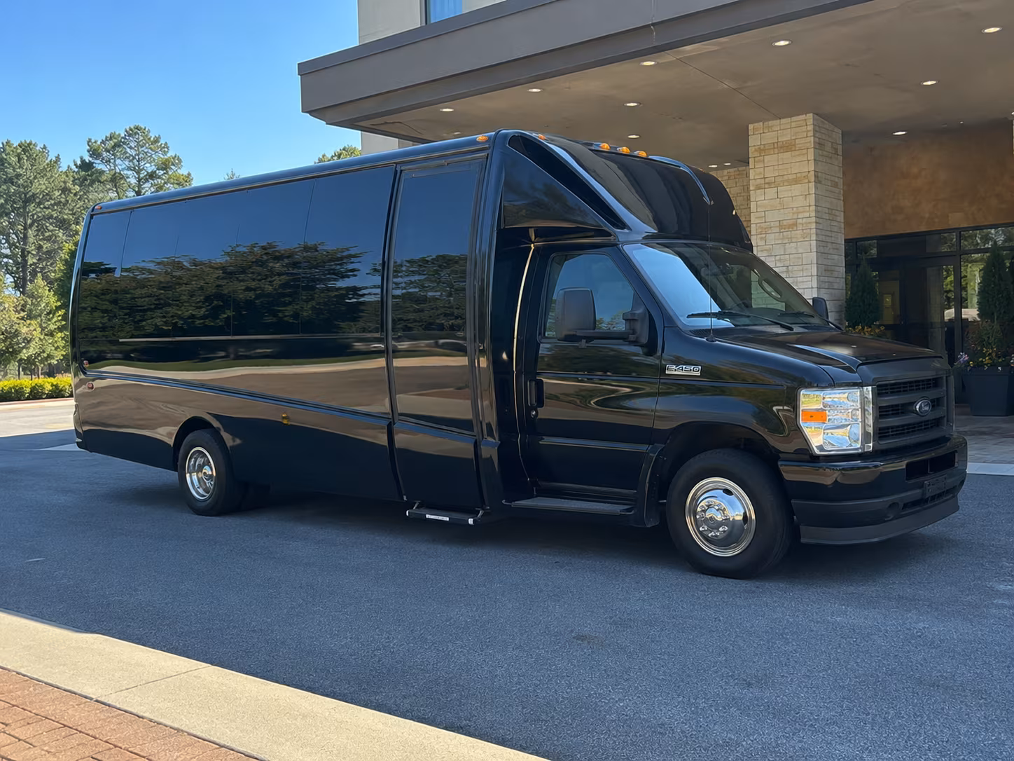 employee shuttle buses for west hartford commuters and campus routes