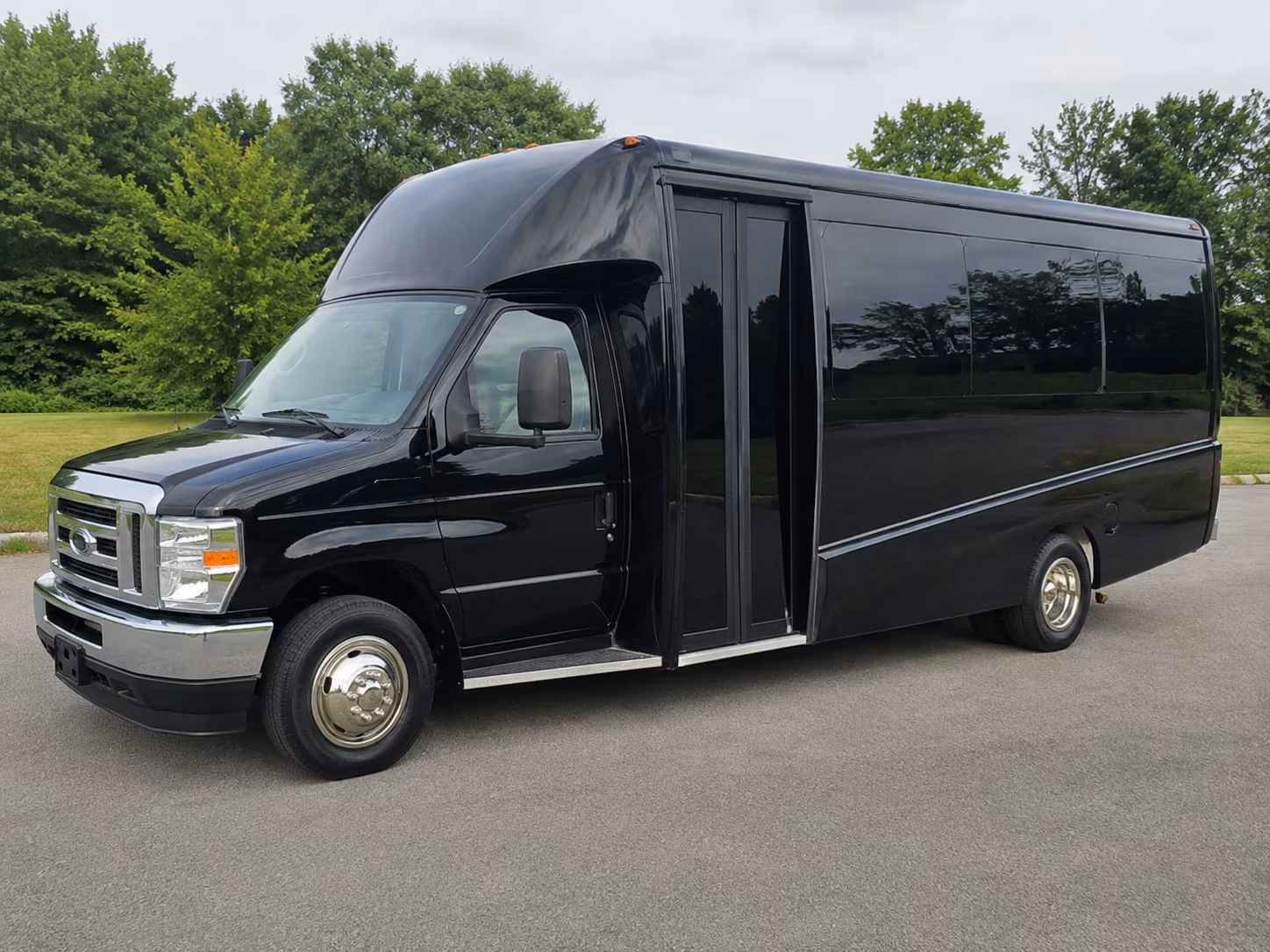 find the perfect transportation for your next wedding 1