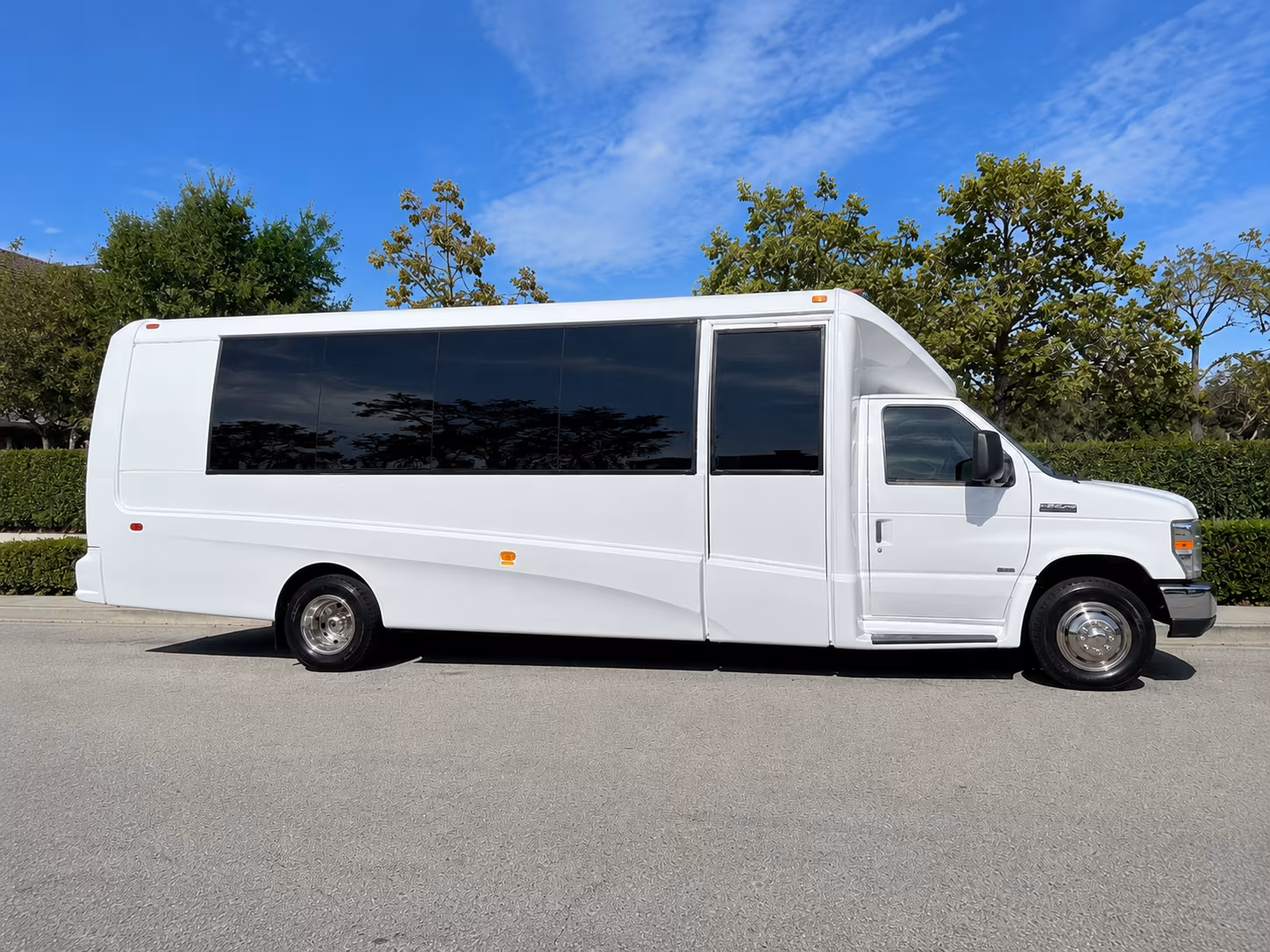 sporting event and game day buses around greater hartford
