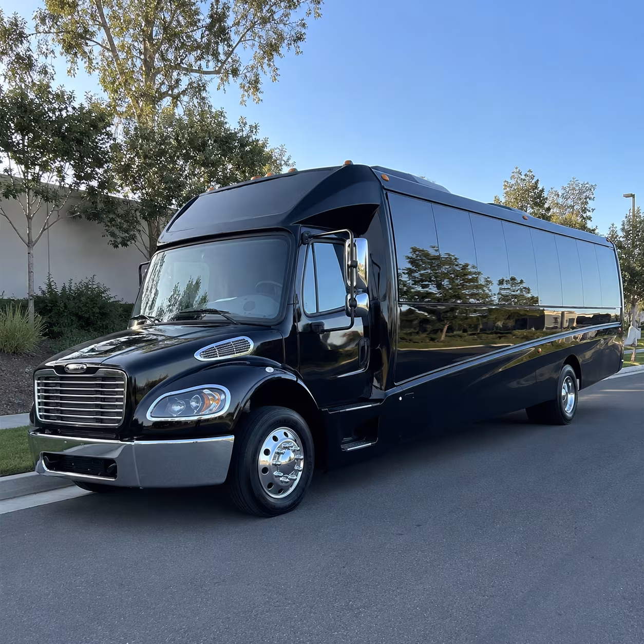 west hartford 25 passenger minibus