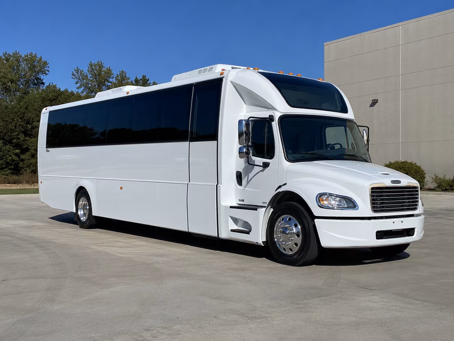 west hartford 28 passenger party bus